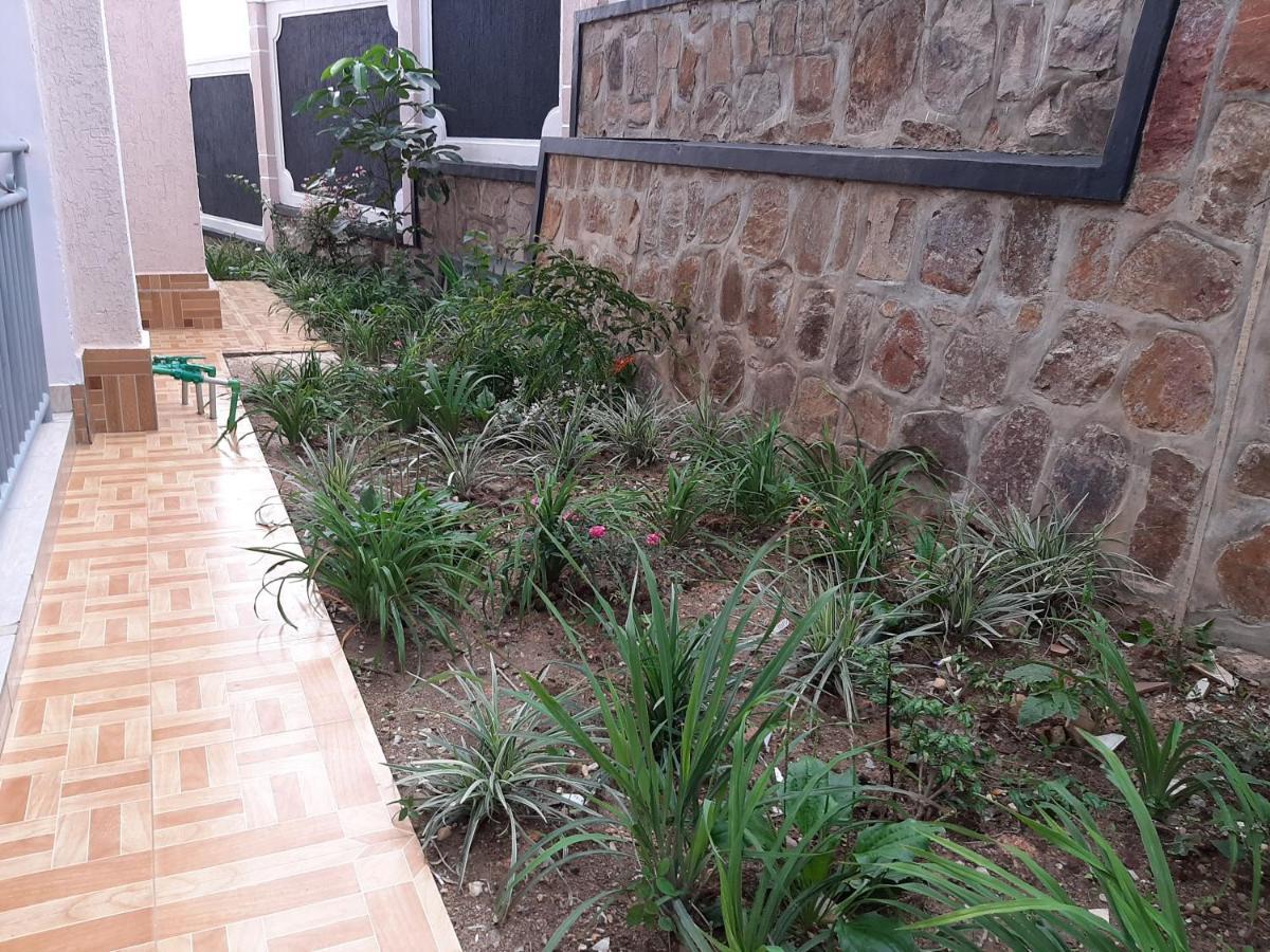 Puma Aparthotel - Nyarutarama Kigali Esterno foto