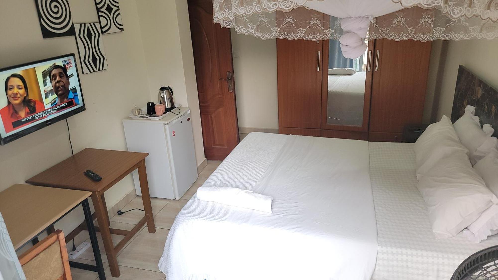 Puma Aparthotel - Nyarutarama Kigali Esterno foto